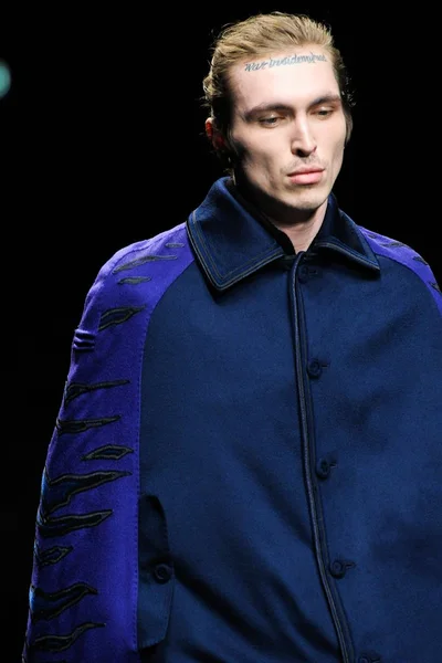 Look 17